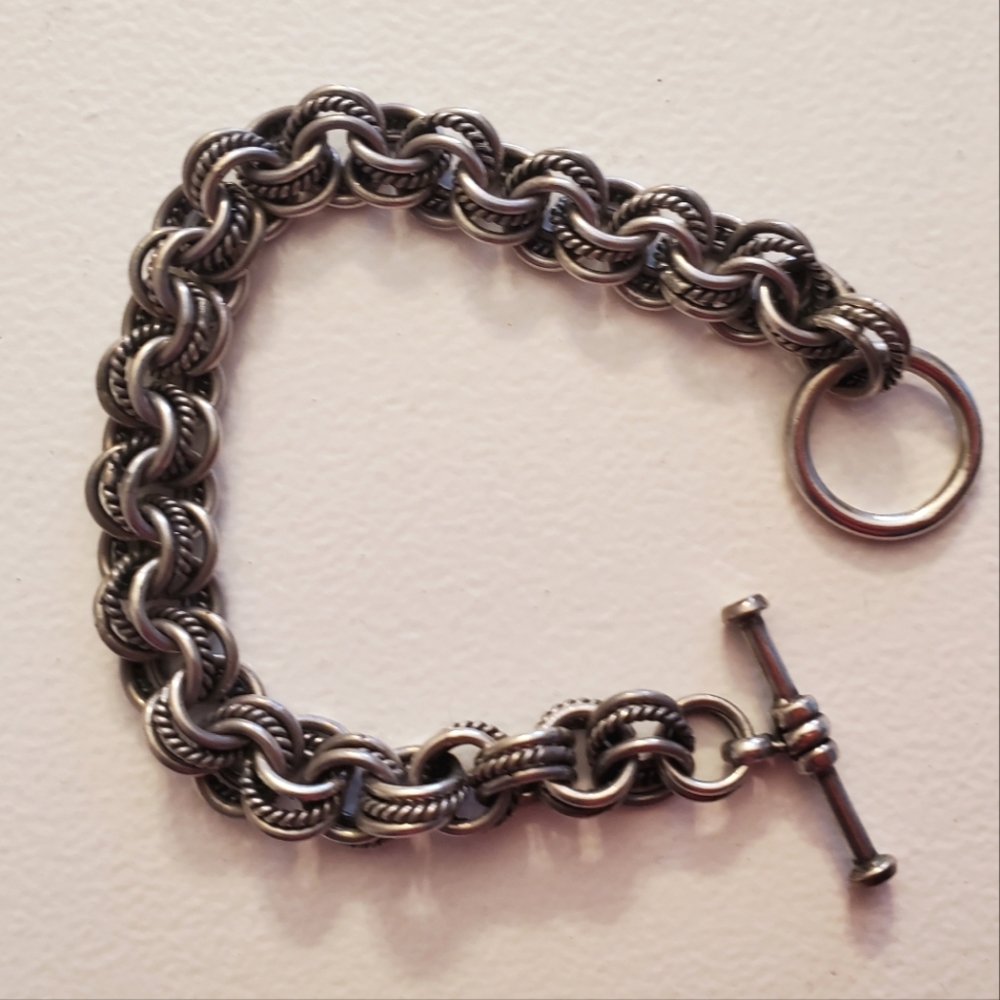 Silver toggle bracelet 7 inches